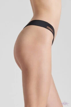 Maison Close Pure Tentation Black High Thong -Mayfair Stockings Mayfair Stockings608068 pure tentation noir 0473 2560x3840 crop center 164